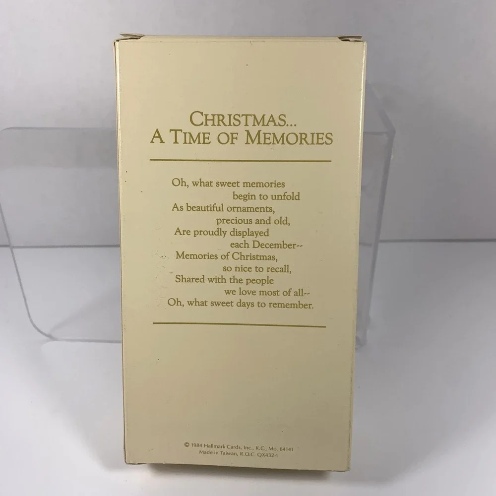 Hallmark 1984 Vintage Keepsake‎ 